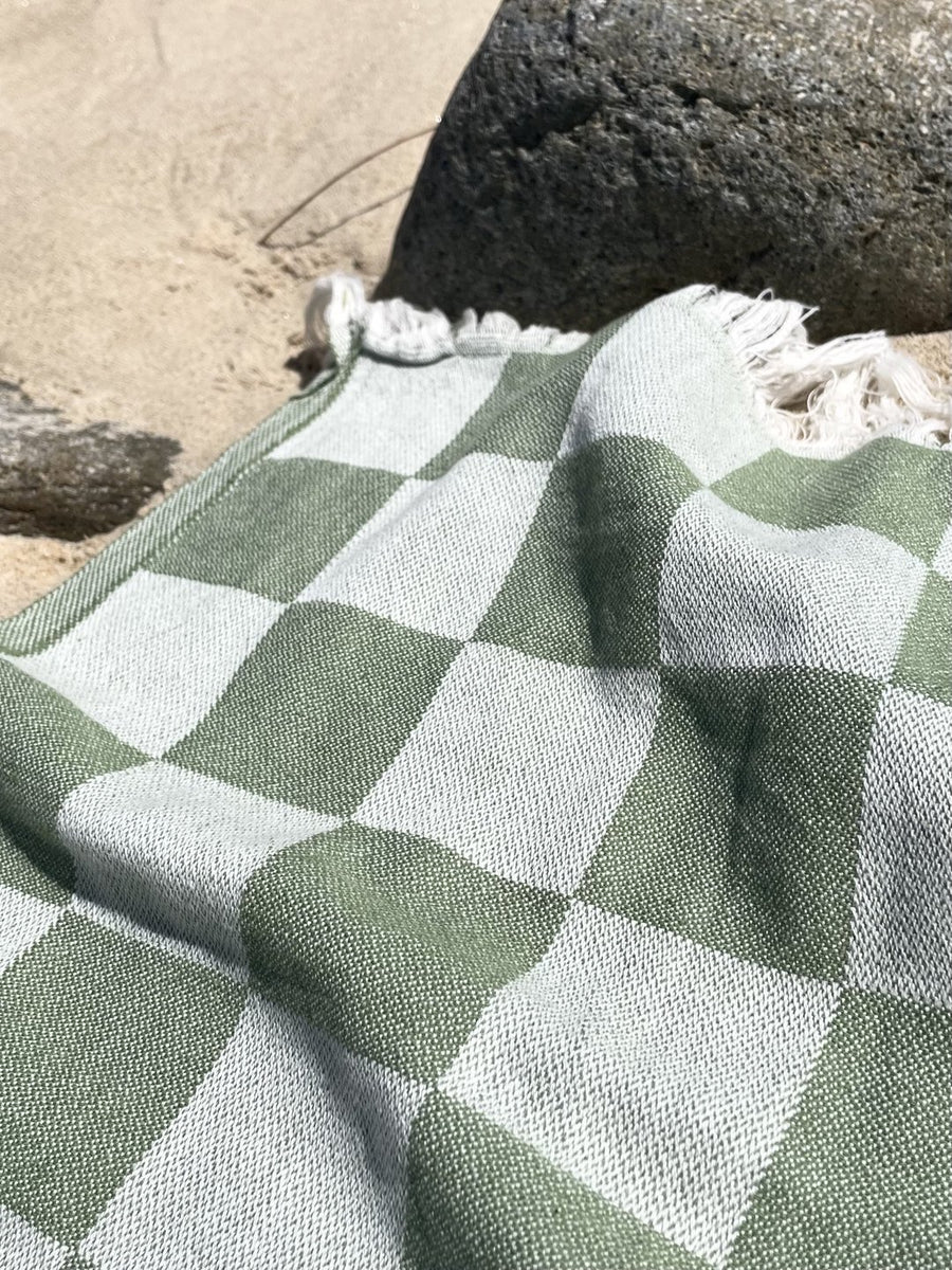 Onefinesunday Co - Xl Checker Towel in Pistachio